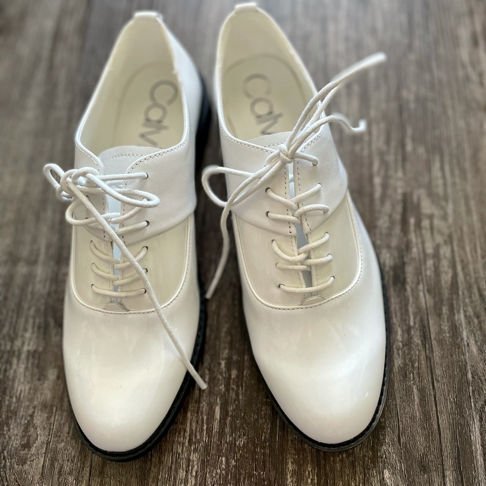 Calvin Klein White Patent Leather Boys Dress Shoes 6